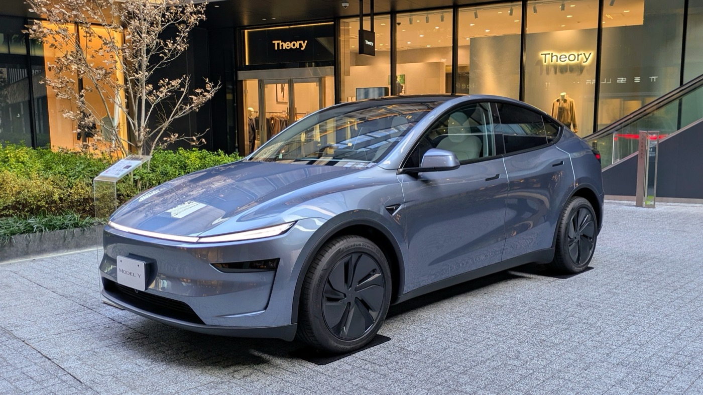 Tesla Model Y · Grand Green Osaka showroom